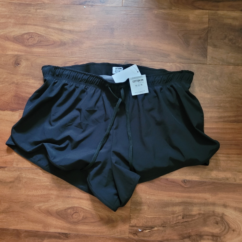 COTTON ON Women's Lifestyle Move Jogger Shorts Black Size 12W